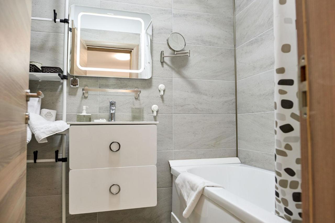 Crystal 26 Apartment - Spa Pool Beach Resort Нэводари Экстерьер фото